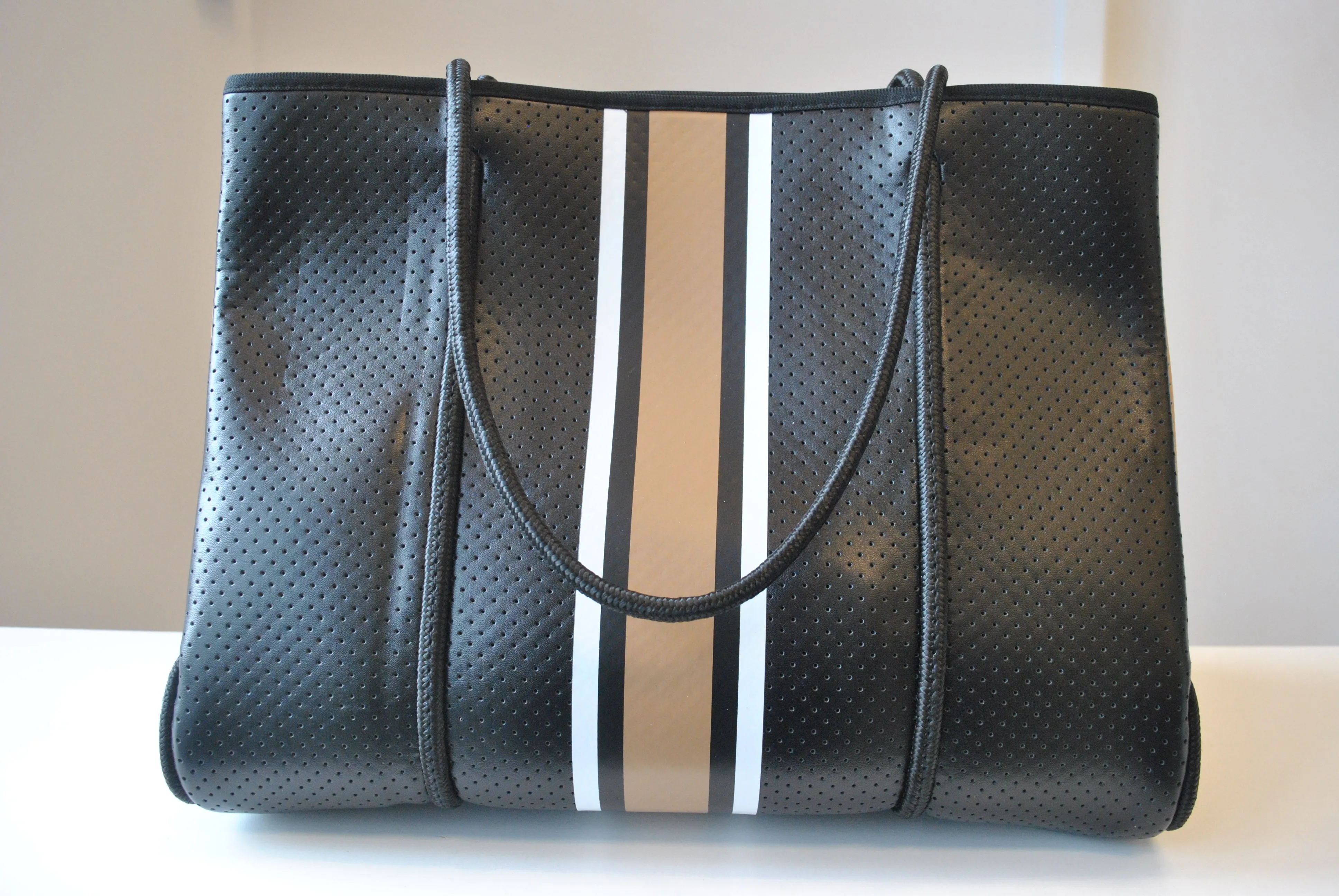 BLACK AND BEIGE OVERSIZED SHOULDER BAG