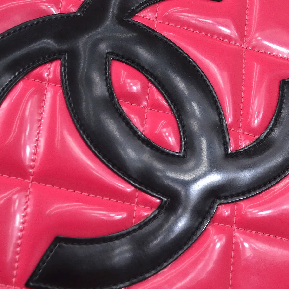 CHANEL 1995 Round Vanity Handbag 92591