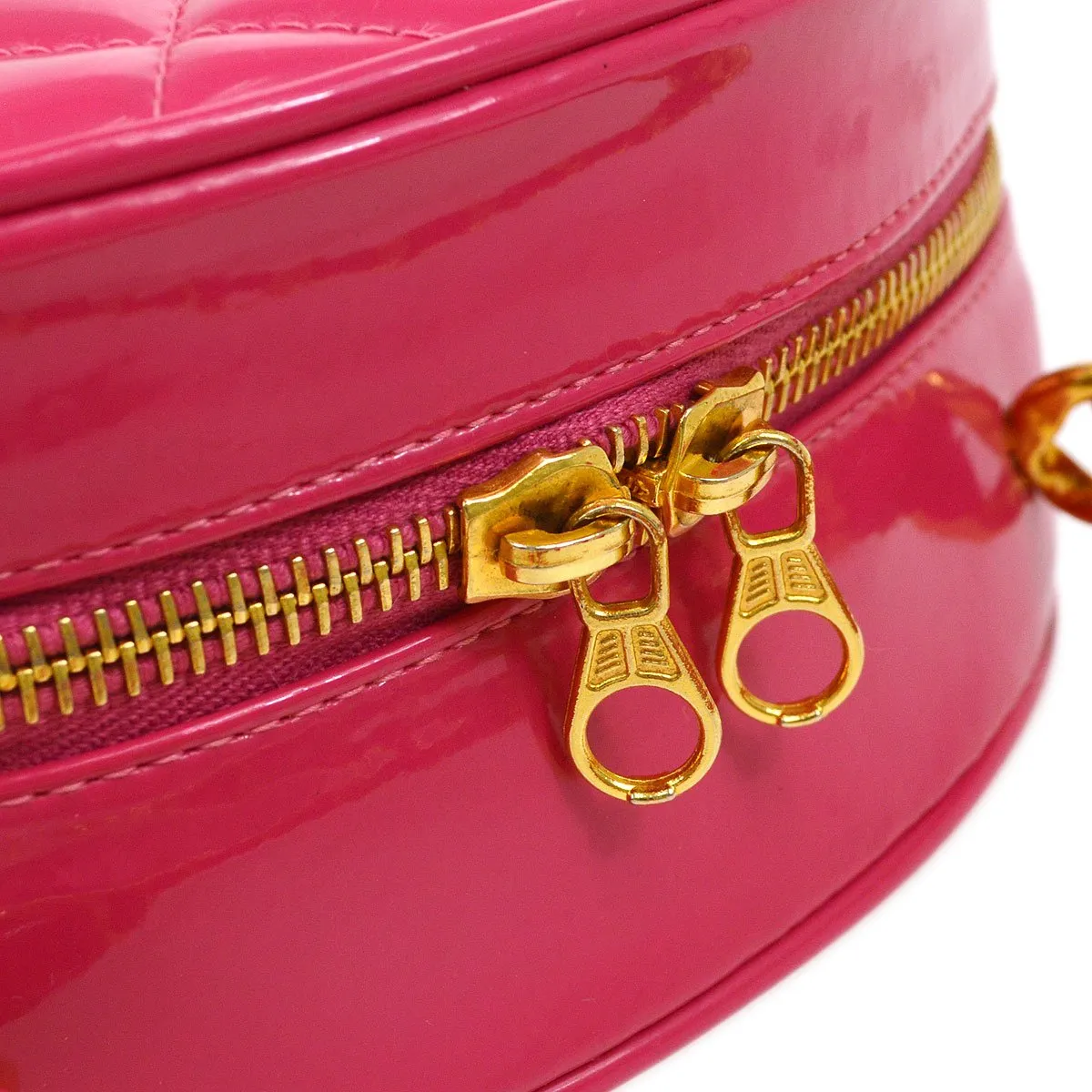CHANEL 1995 Round Vanity Handbag 92591
