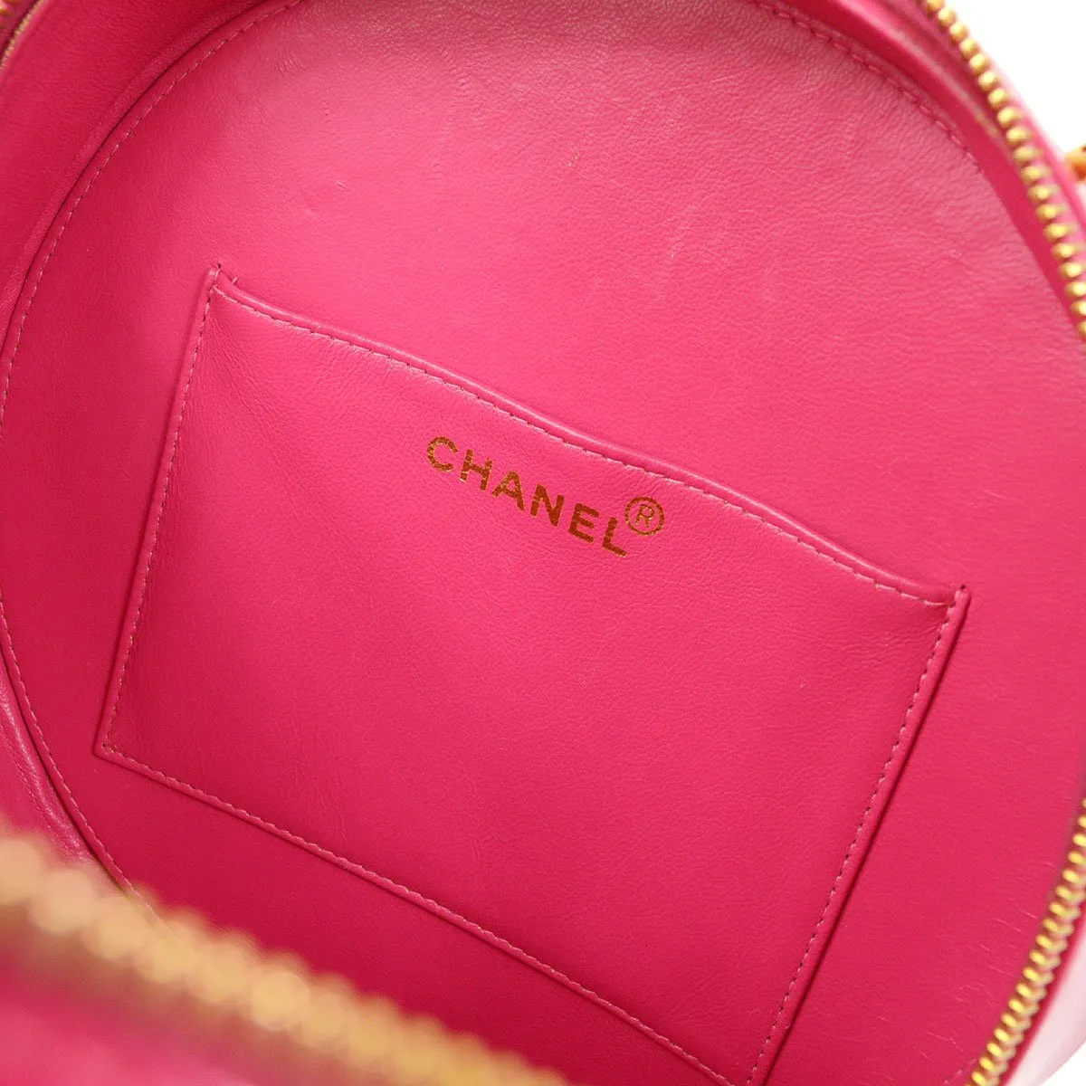 CHANEL 1995 Round Vanity Handbag 92591