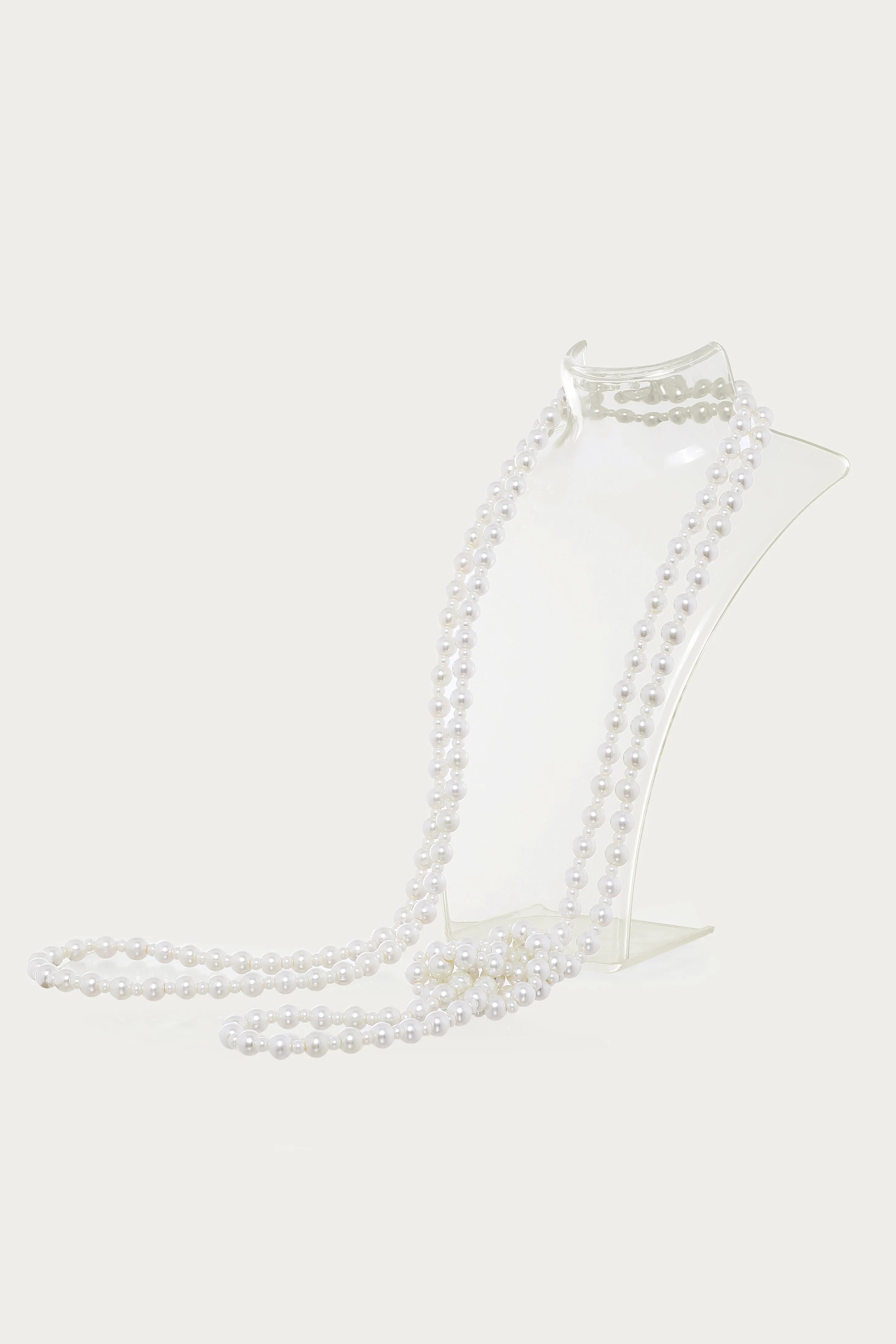 Gorgeous Long Faux Pearl Necklace