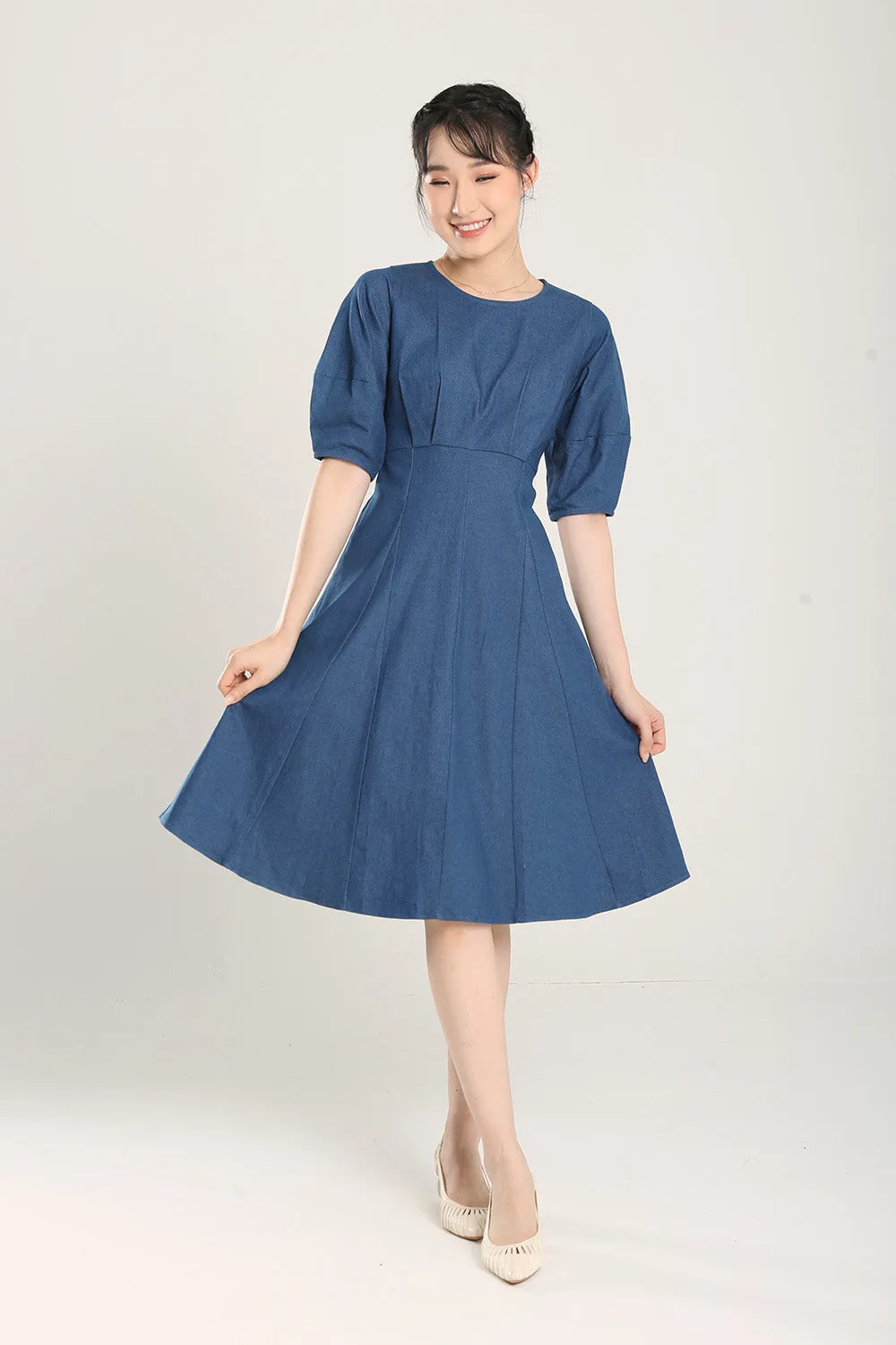 Jaelia Midi Denim Dress in Mid Wash