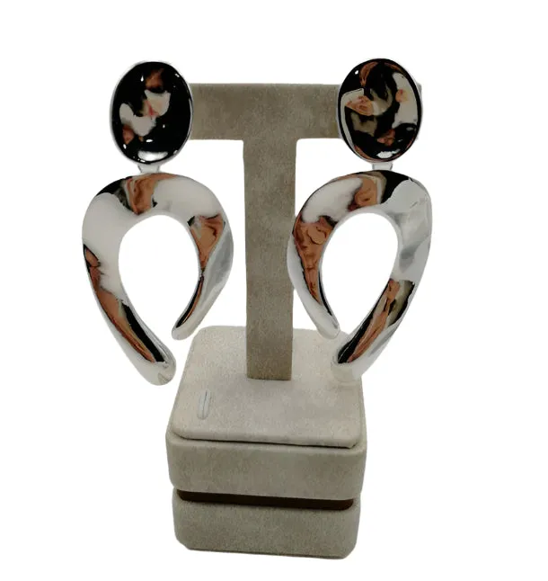 Metal abstract clip on earring
