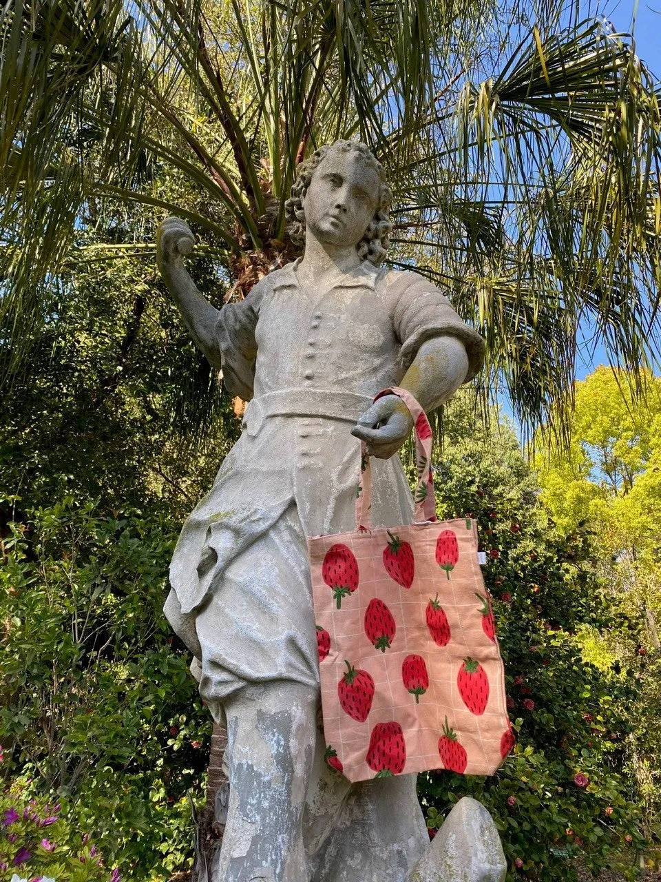 STRAWBERRY TOTE BAG