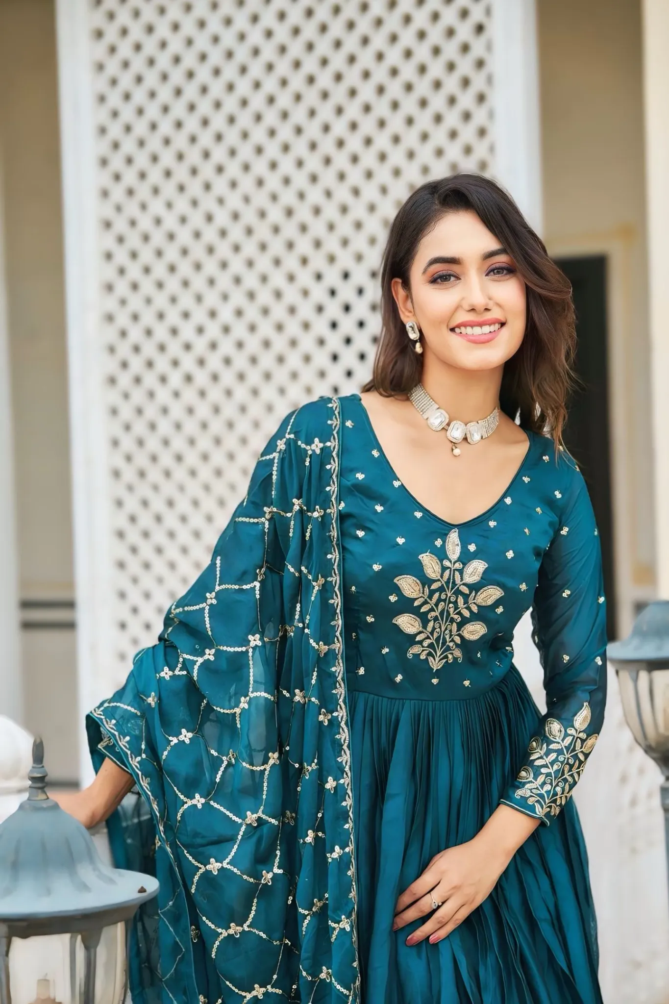 TRADITIONAL STUNNING GOWN FOR WOMEN