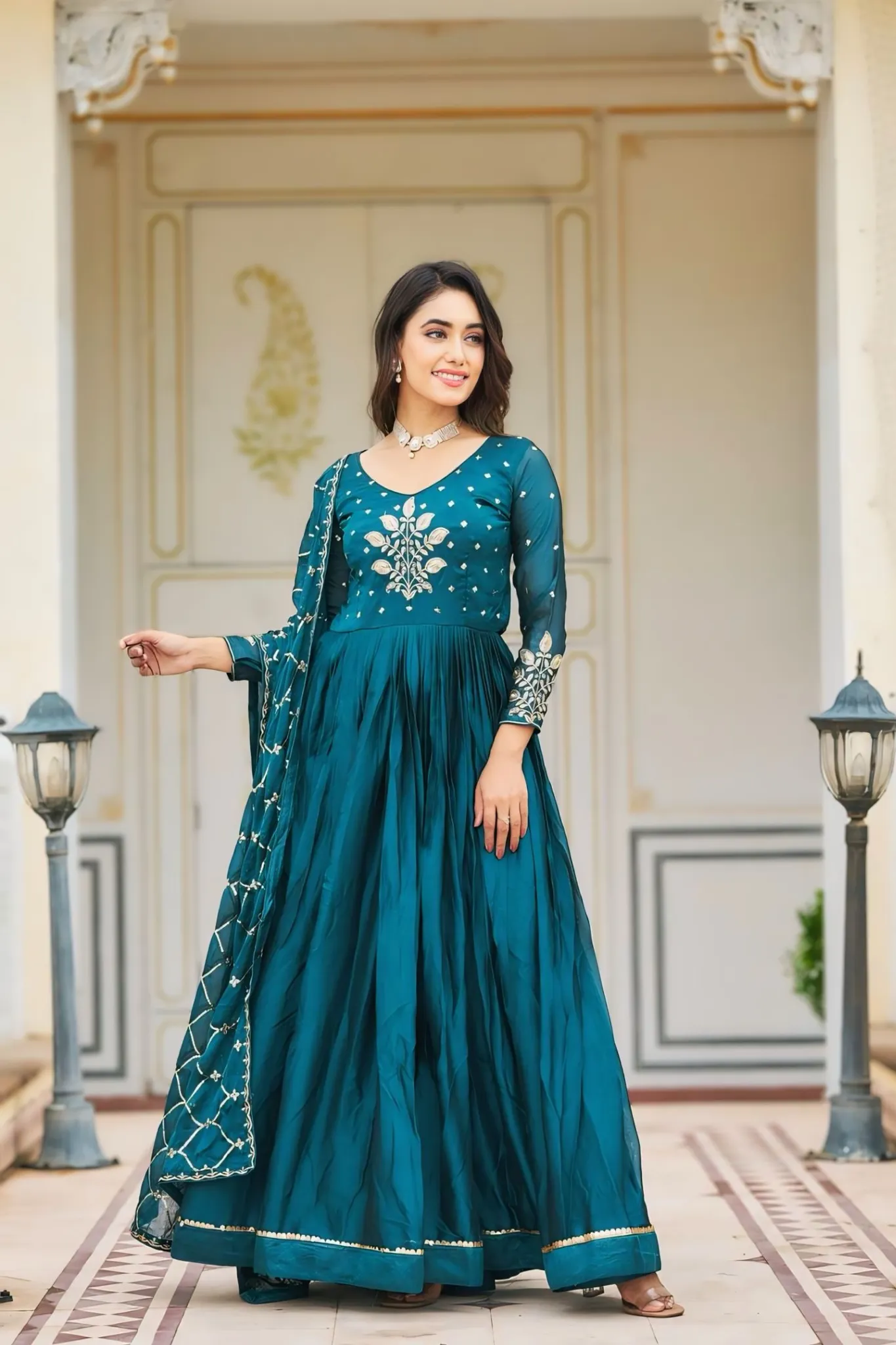 TRADITIONAL STUNNING GOWN FOR WOMEN