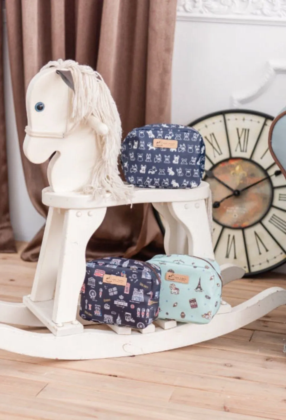 White Snow Corgi Cube Cosmetic Bag