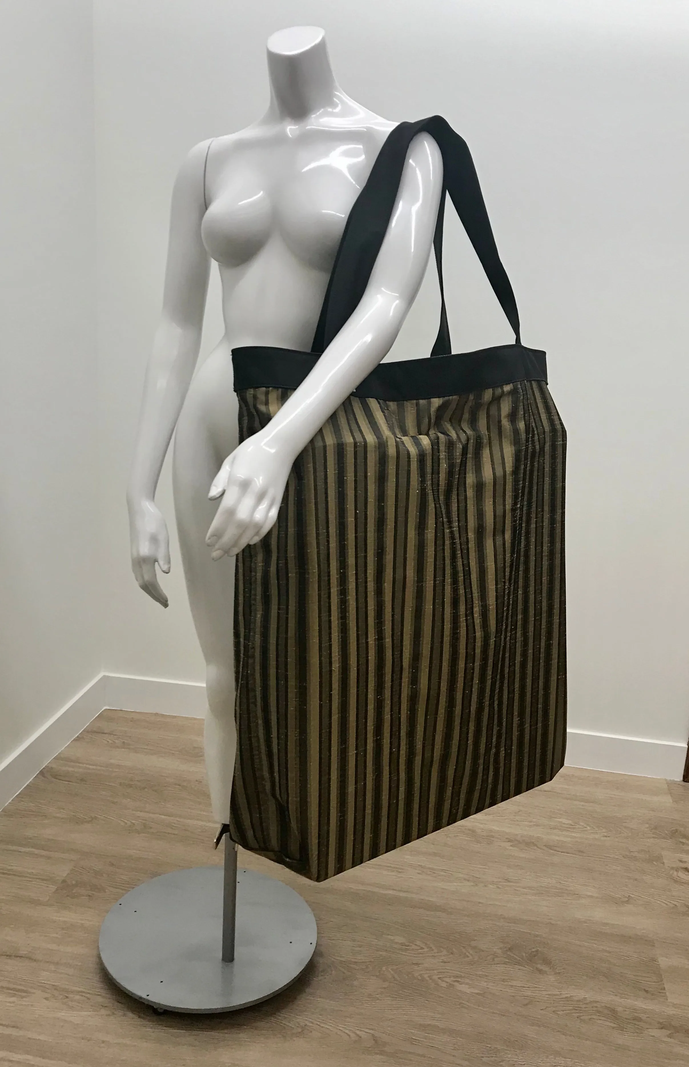 Yoga Tote | Black Bronze Brown