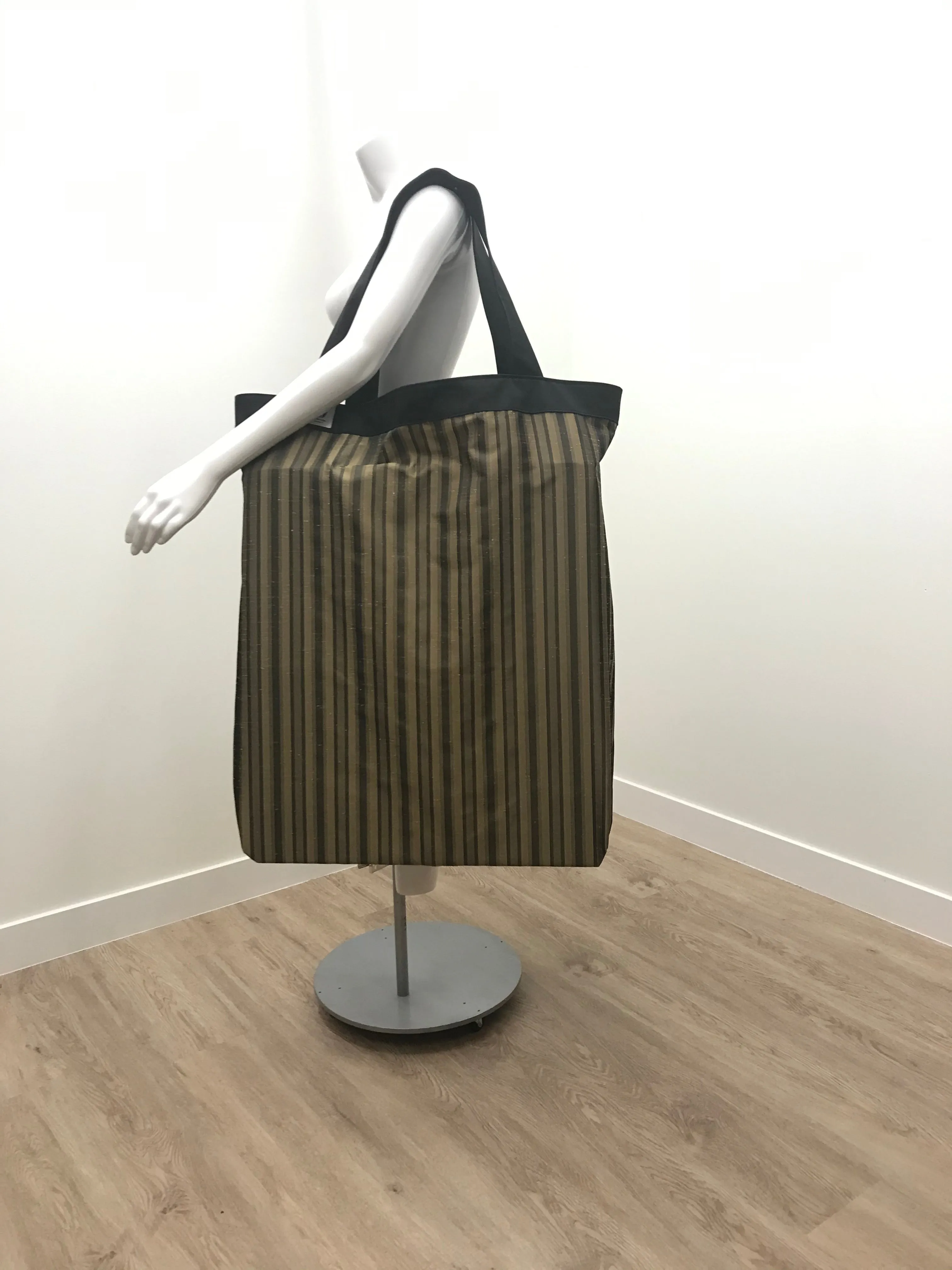 Yoga Tote | Black Bronze Brown